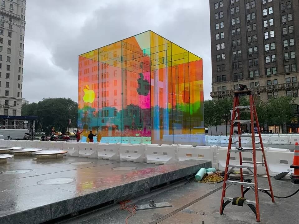 這一次，蘋果店讓大家「性高潮」了！網(wǎng)友：在紐約大道升起彩虹！